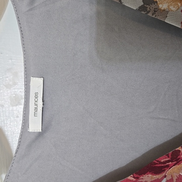 MAURICES WOMENS 2X LINED FLORAL FLIRTY RUCHED  GRAY CRANBERRY FEMININE DRESS - Picture 5 of 8